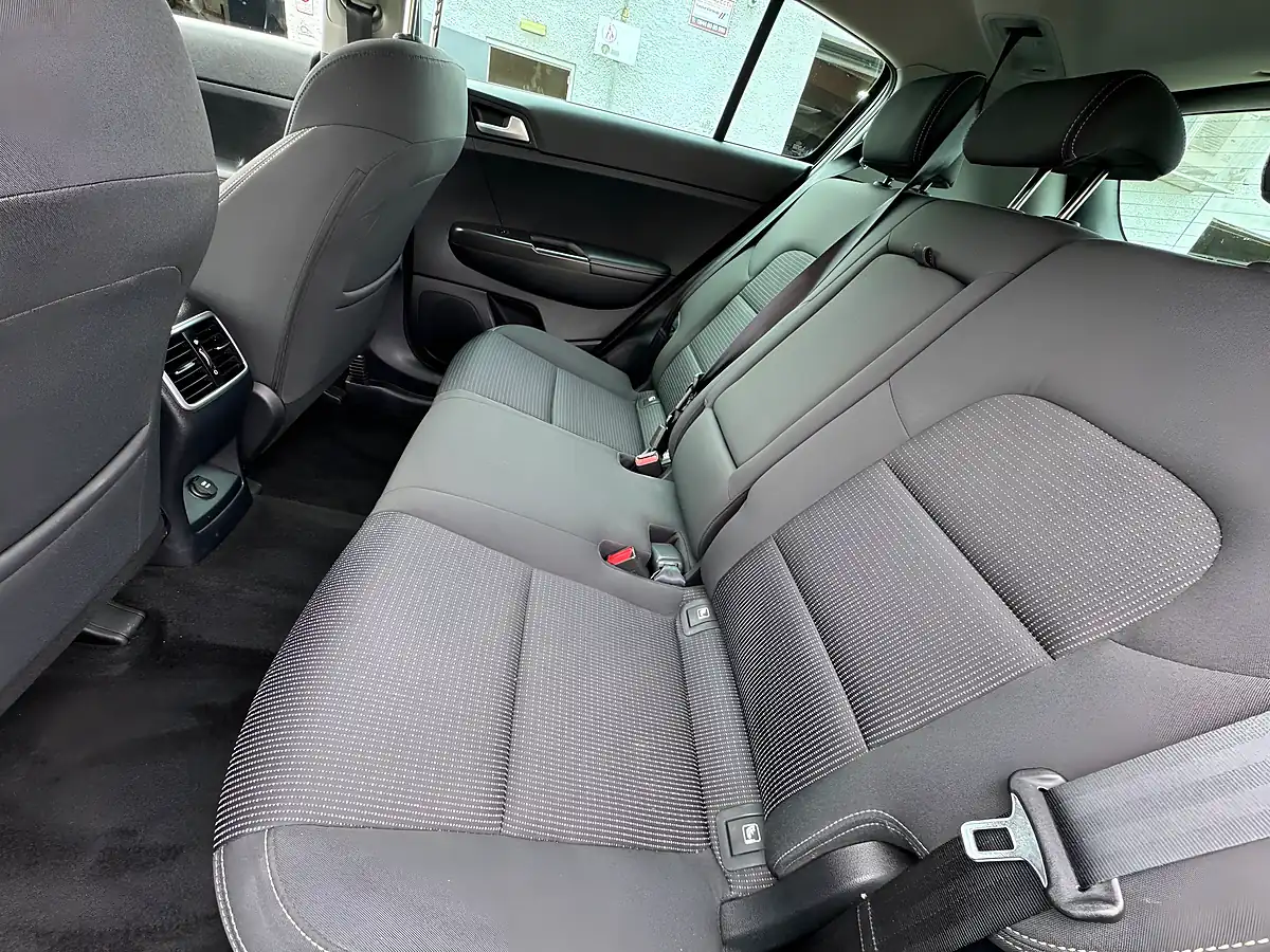 Used 2018 Kia Sportage 2 Black - Interior and Exterior details 6