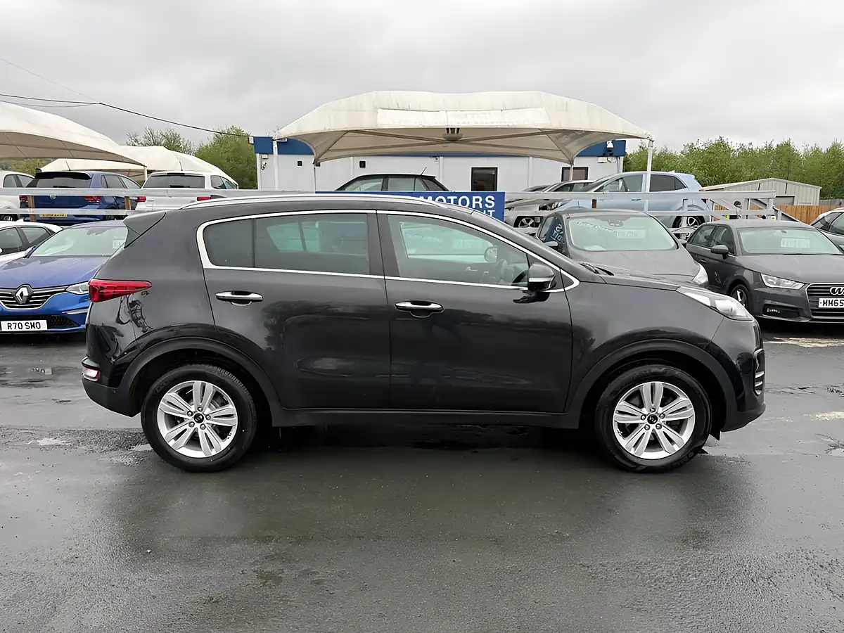 Used 2018 Kia Sportage 2 Black - Interior and Exterior details 4