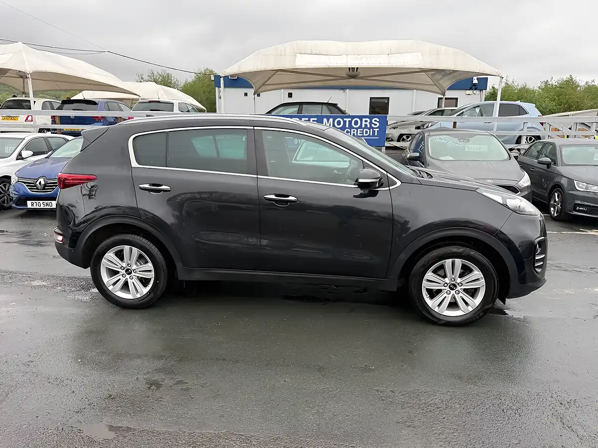 Used 2018 Kia Sportage 2 Black - Interior and Exterior details 5