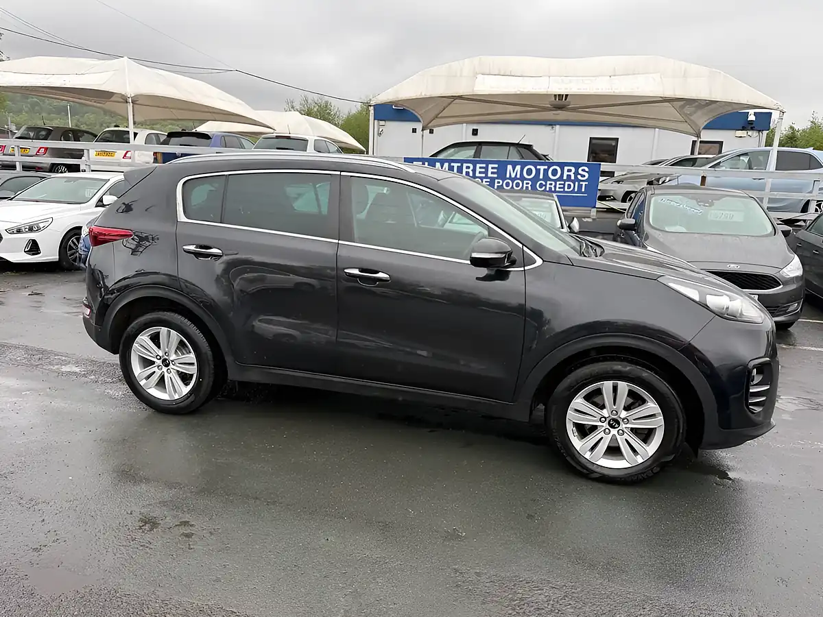 Used 2018 Kia Sportage 2 Black - Interior and Exterior details 6