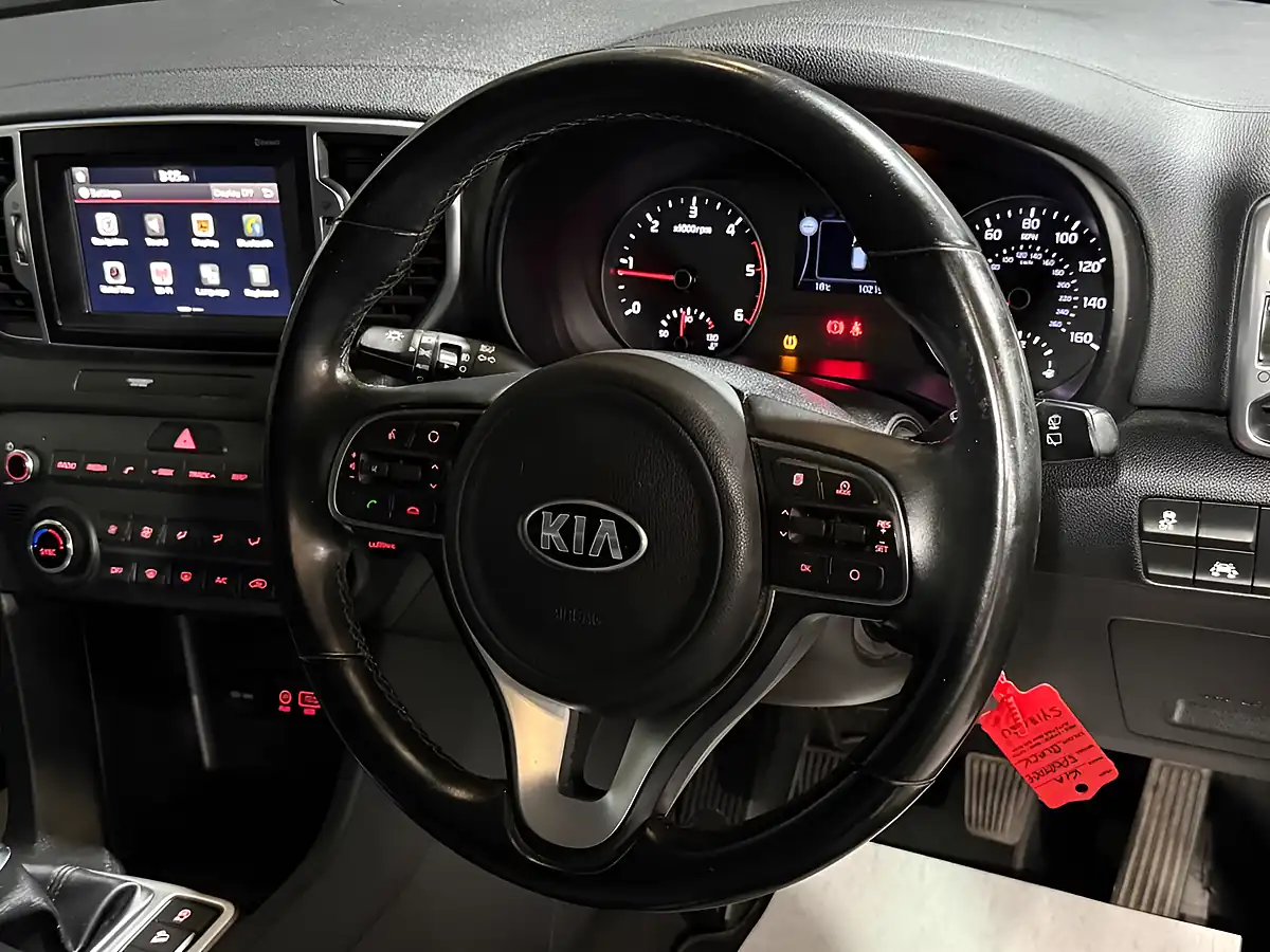 Used 2018 Kia Sportage 2 Black - Interior and Exterior details 8