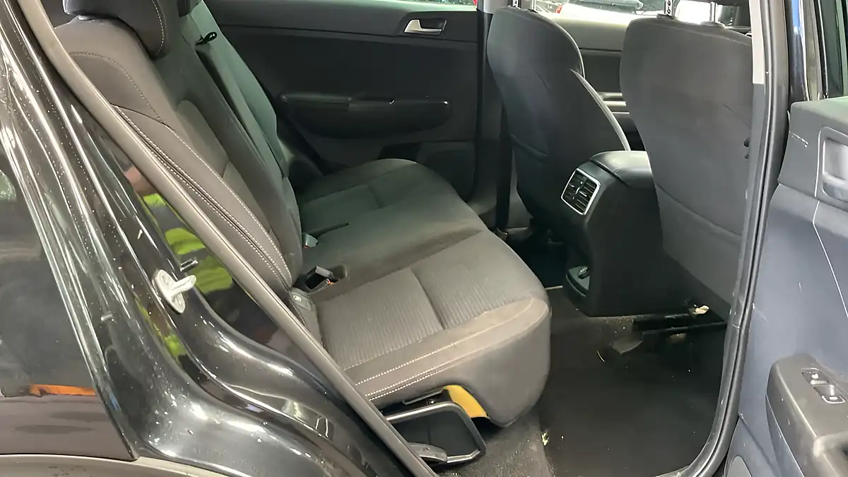 Used 2018 Kia Sportage 2 Black - Interior and Exterior details 11