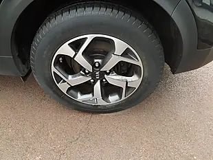 Used 2018 Kia Sportage 2 Black - Interior and Exterior details 6