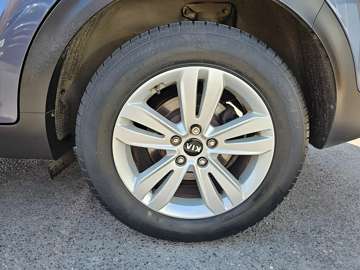Used 2018 Kia Sportage 2 Blue - Interior and Exterior details 12