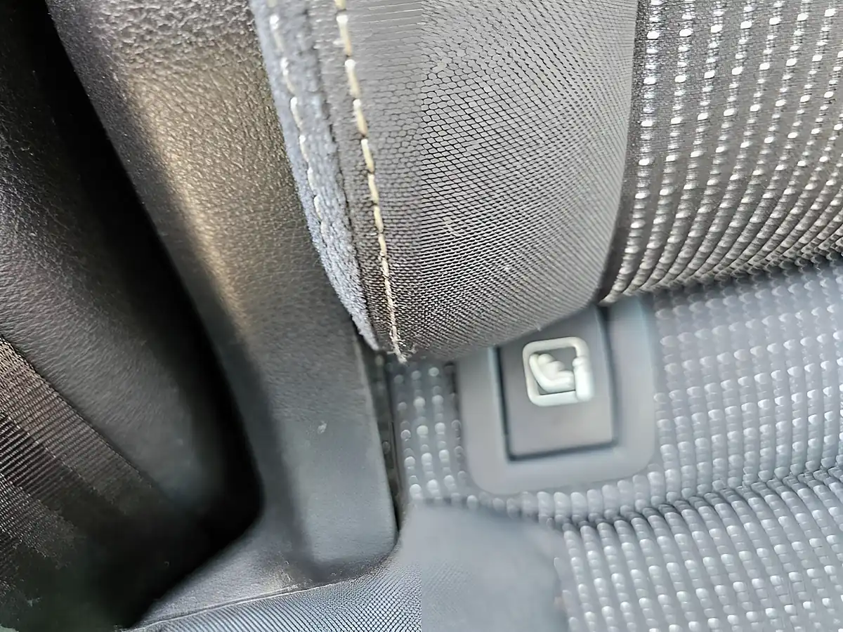 Used 2018 Kia Sportage 2 Blue - Interior and Exterior details 9