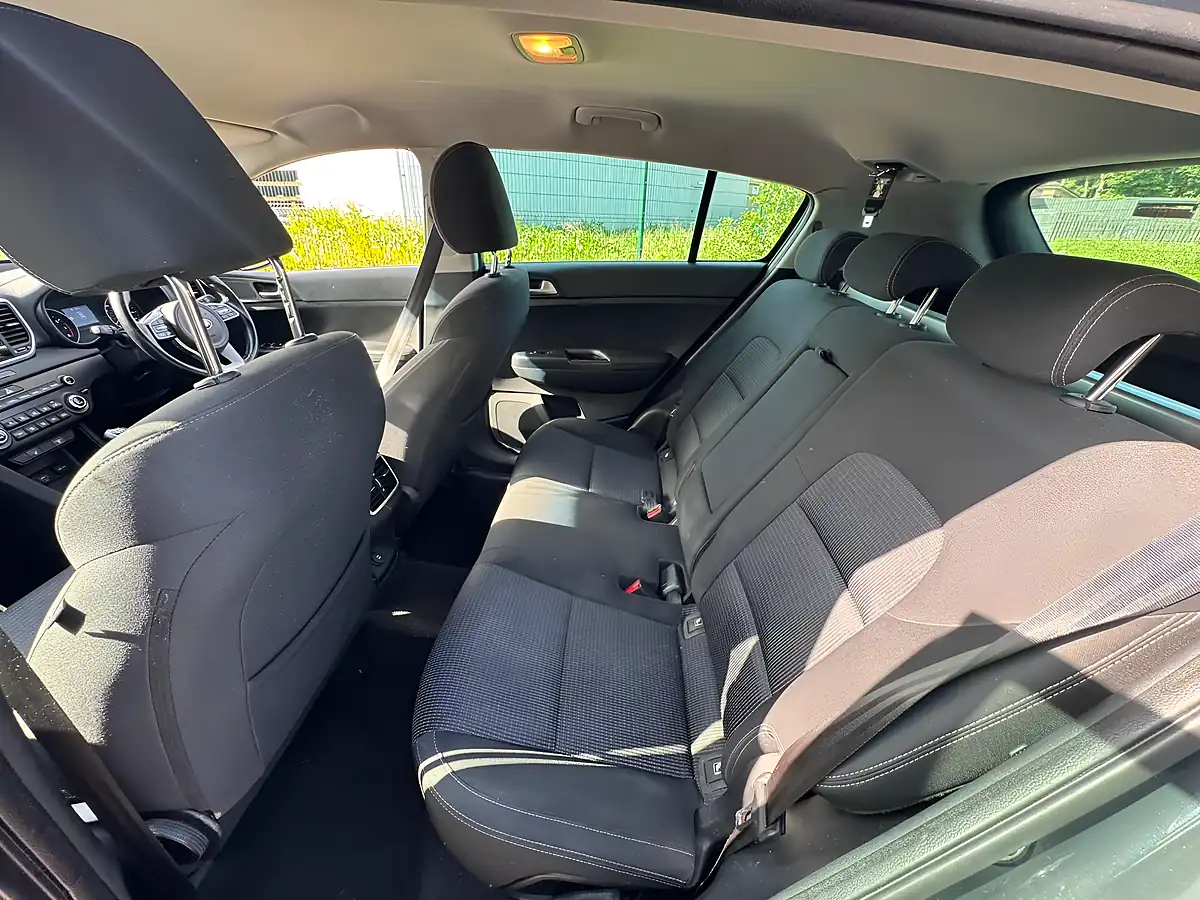 Used 2018 Kia Sportage 2 Grey - Interior and Exterior details 10