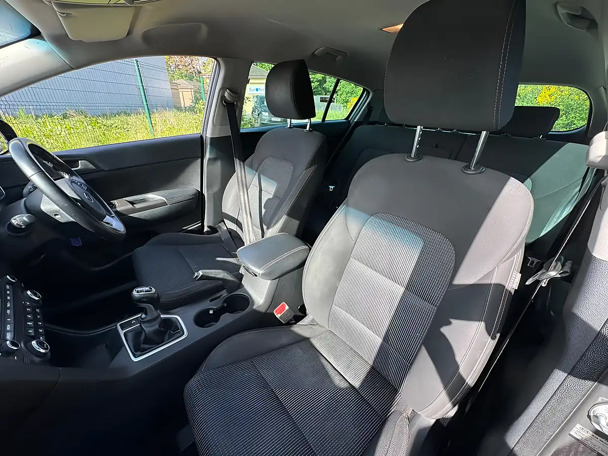 Used 2018 Kia Sportage 2 Grey - Interior and Exterior details 12