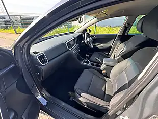 Used 2018 Kia Sportage 2 Grey - Interior and Exterior details 13