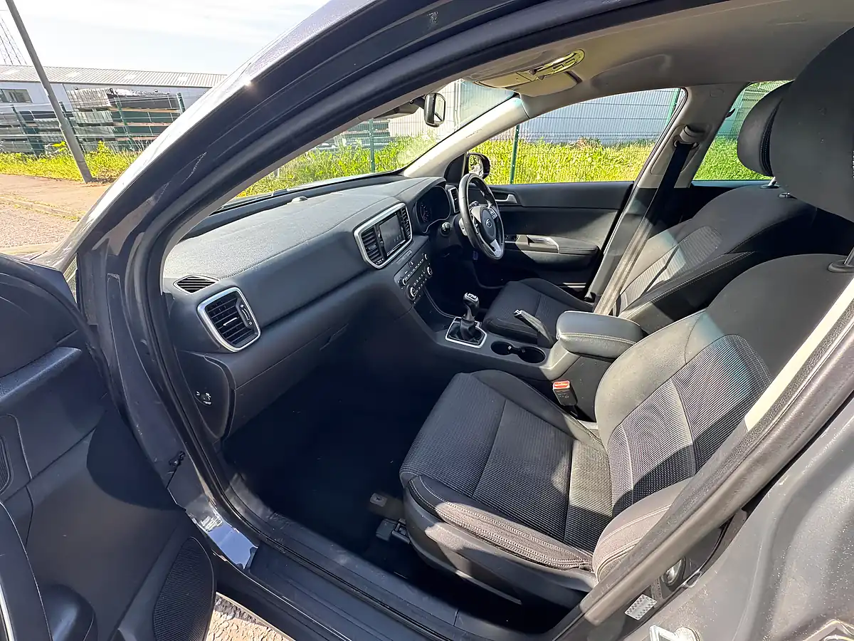 Used 2018 Kia Sportage 2 Grey - Interior and Exterior details 13