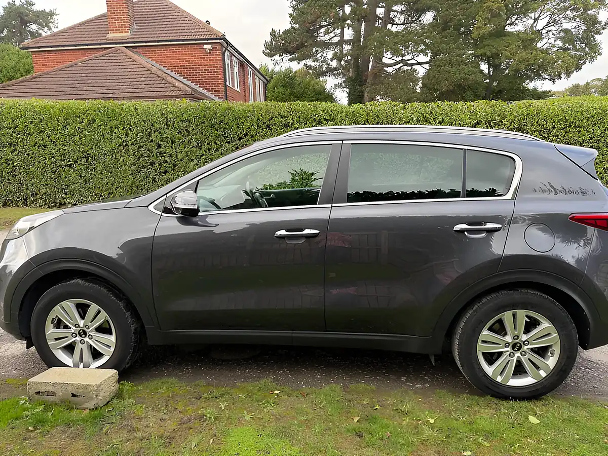 Used 2018 Kia Sportage 2 Grey - Interior and Exterior details 8