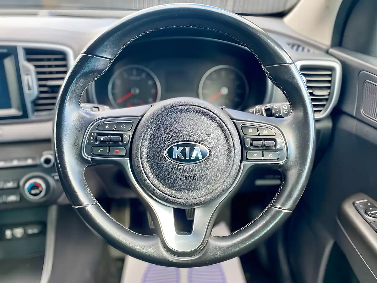 Used 2018 Kia Sportage 2 Phantom Black - Interior and Exterior details 17