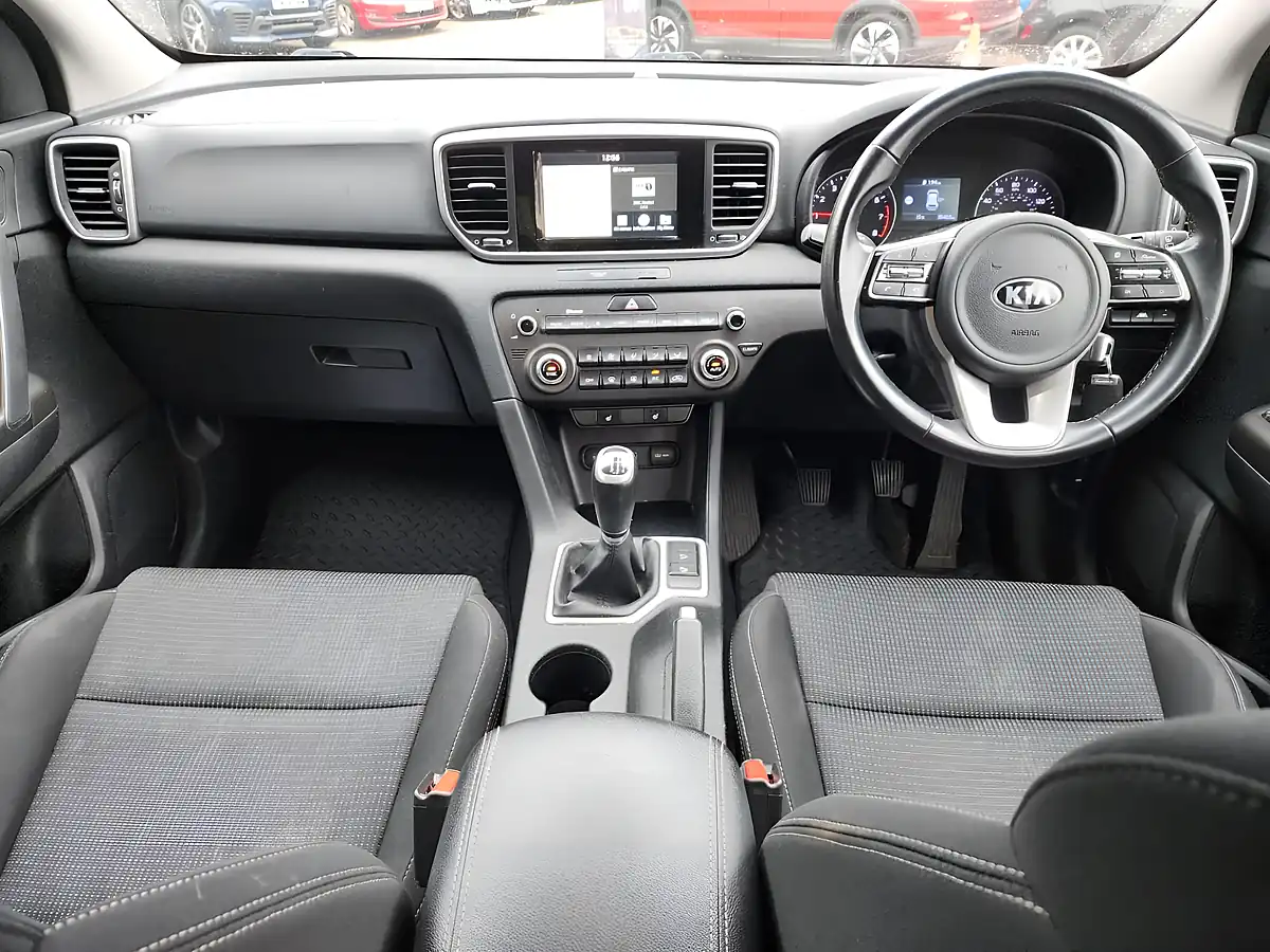 Used 2018 Kia Sportage 2 Red - Interior and Exterior details 7