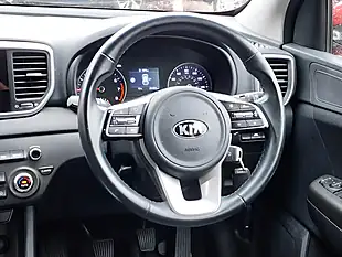 Used 2018 Kia Sportage 2 Red - Interior and Exterior details 8