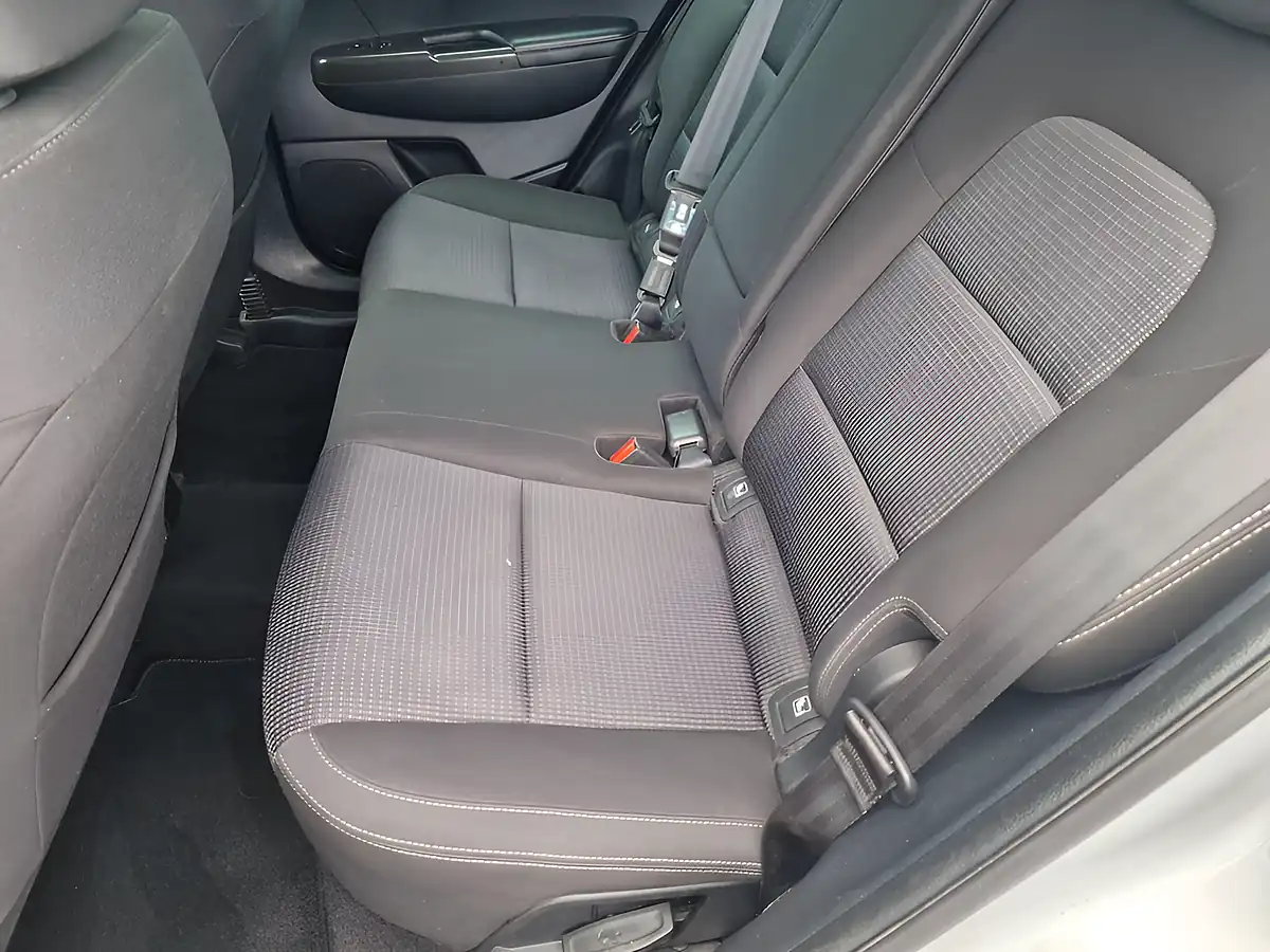 Used 2018 Kia Sportage 2 Silver - Interior and Exterior details 12