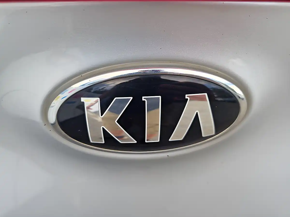 Used 2018 Kia Sportage 2 Silver - Interior and Exterior details 19
