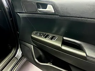 Used 2018 Kia Sportage 2 Silver - Interior and Exterior details 12