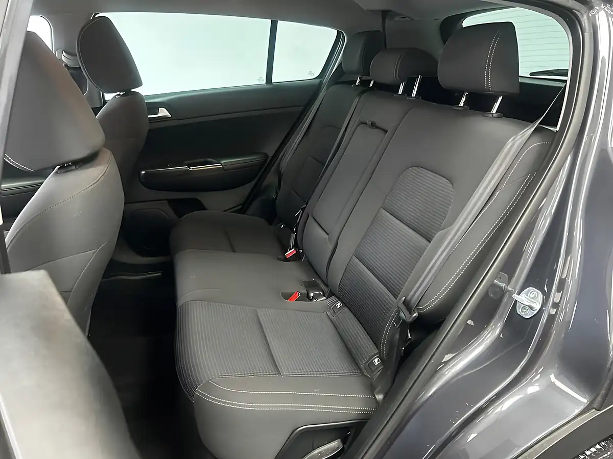 Used 2018 Kia Sportage 2 Silver - Interior and Exterior details 19