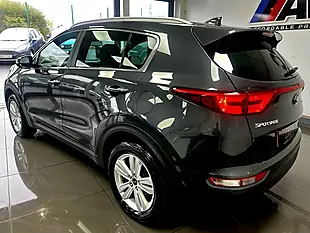 Used 2018 Kia Sportage 2 Silver - Interior and Exterior details 4