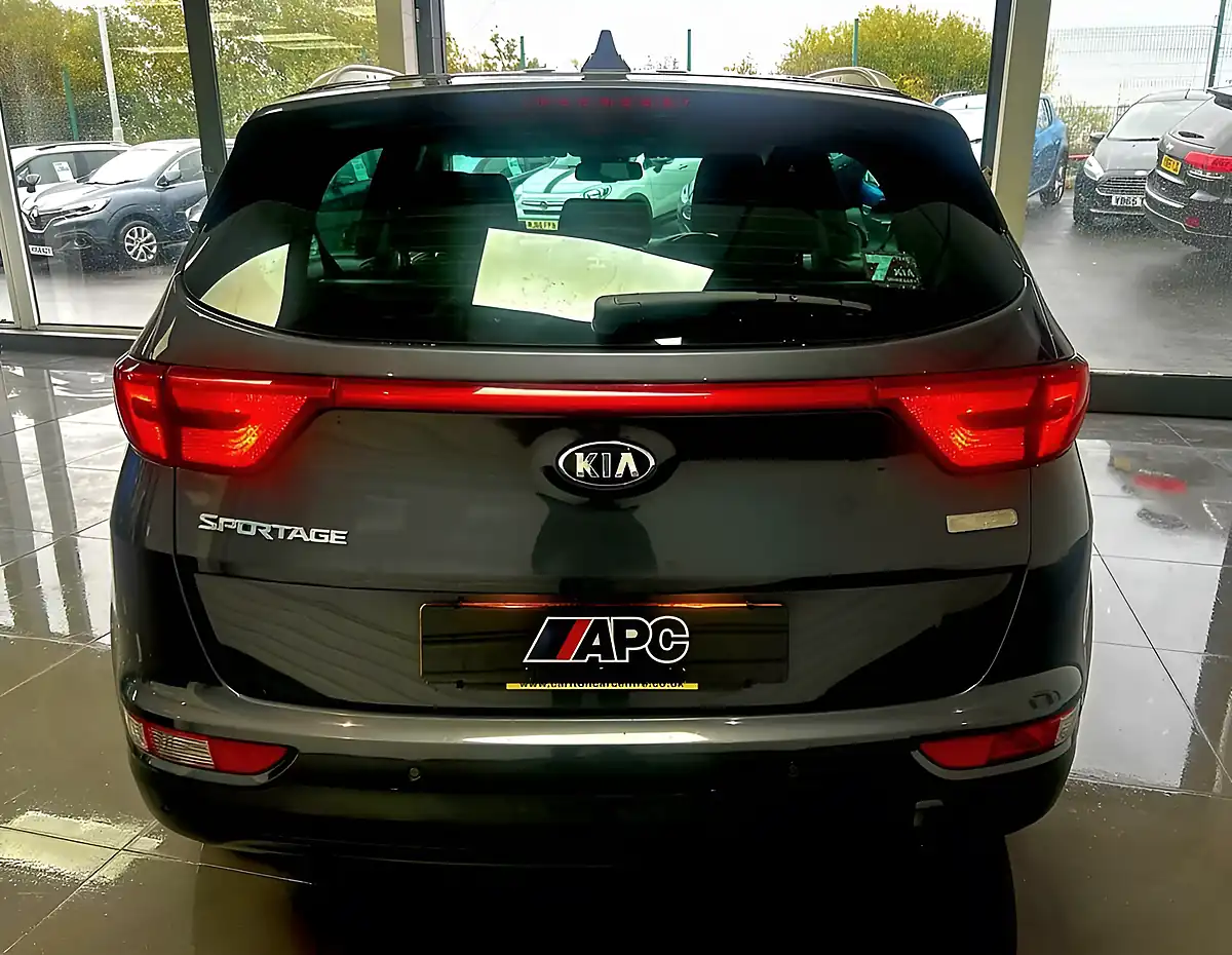 Used 2018 Kia Sportage 2 Silver - Interior and Exterior details 5