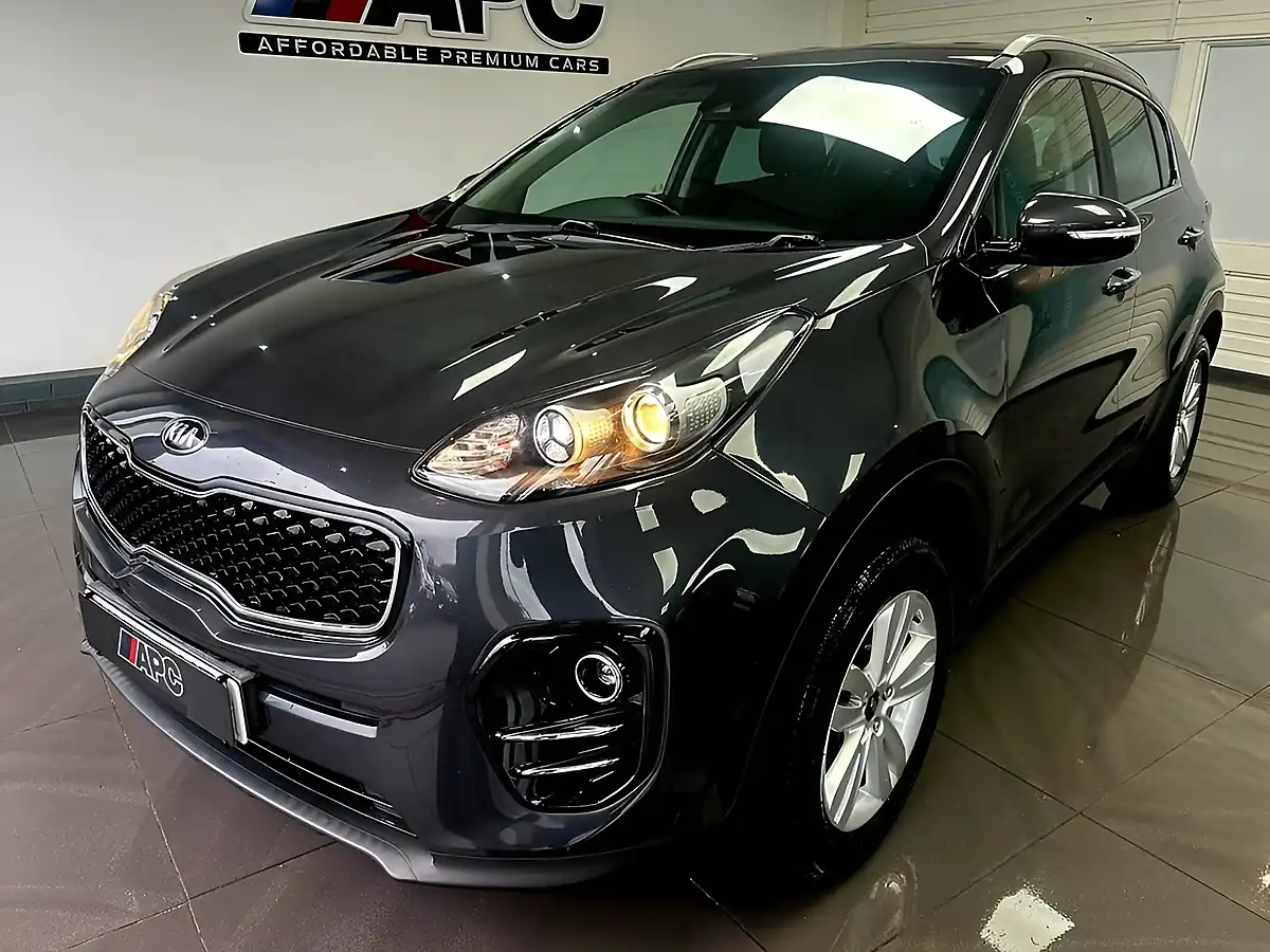 Used 2018 Kia Sportage 2 Silver - Interior and Exterior details 9