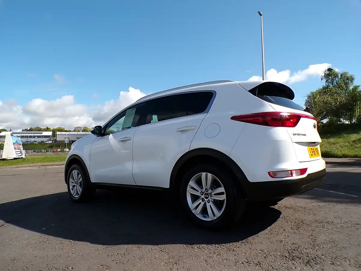 Used 2018 Kia Sportage 2 White - Interior and Exterior details 10