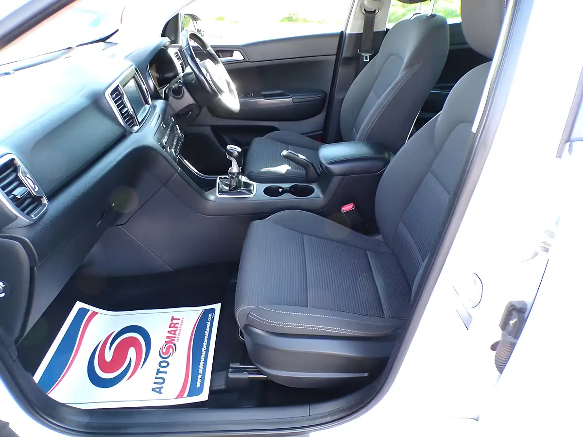 Used 2018 Kia Sportage 2 White - Interior and Exterior details 12