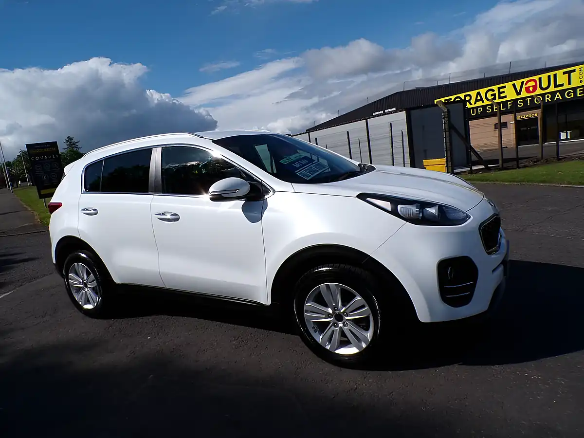 Used 2018 Kia Sportage 2 White - Interior and Exterior details 16