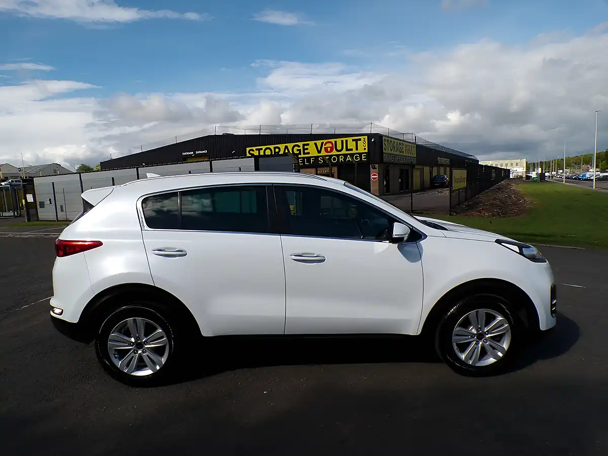 Used 2018 Kia Sportage 2 White - Interior and Exterior details 5