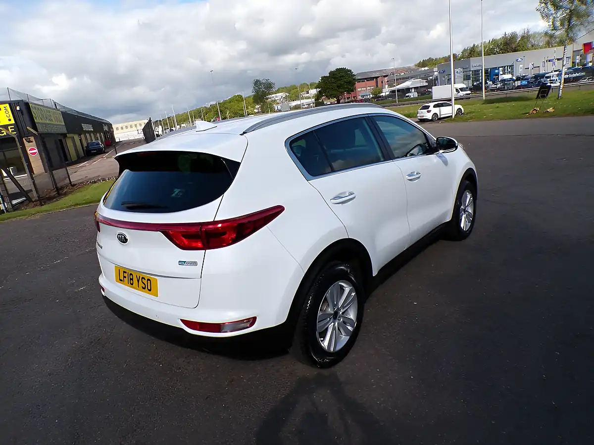 Used 2018 Kia Sportage 2 White - Interior and Exterior details 6