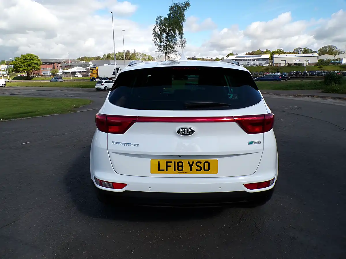 Used 2018 Kia Sportage 2 White - Interior and Exterior details 8