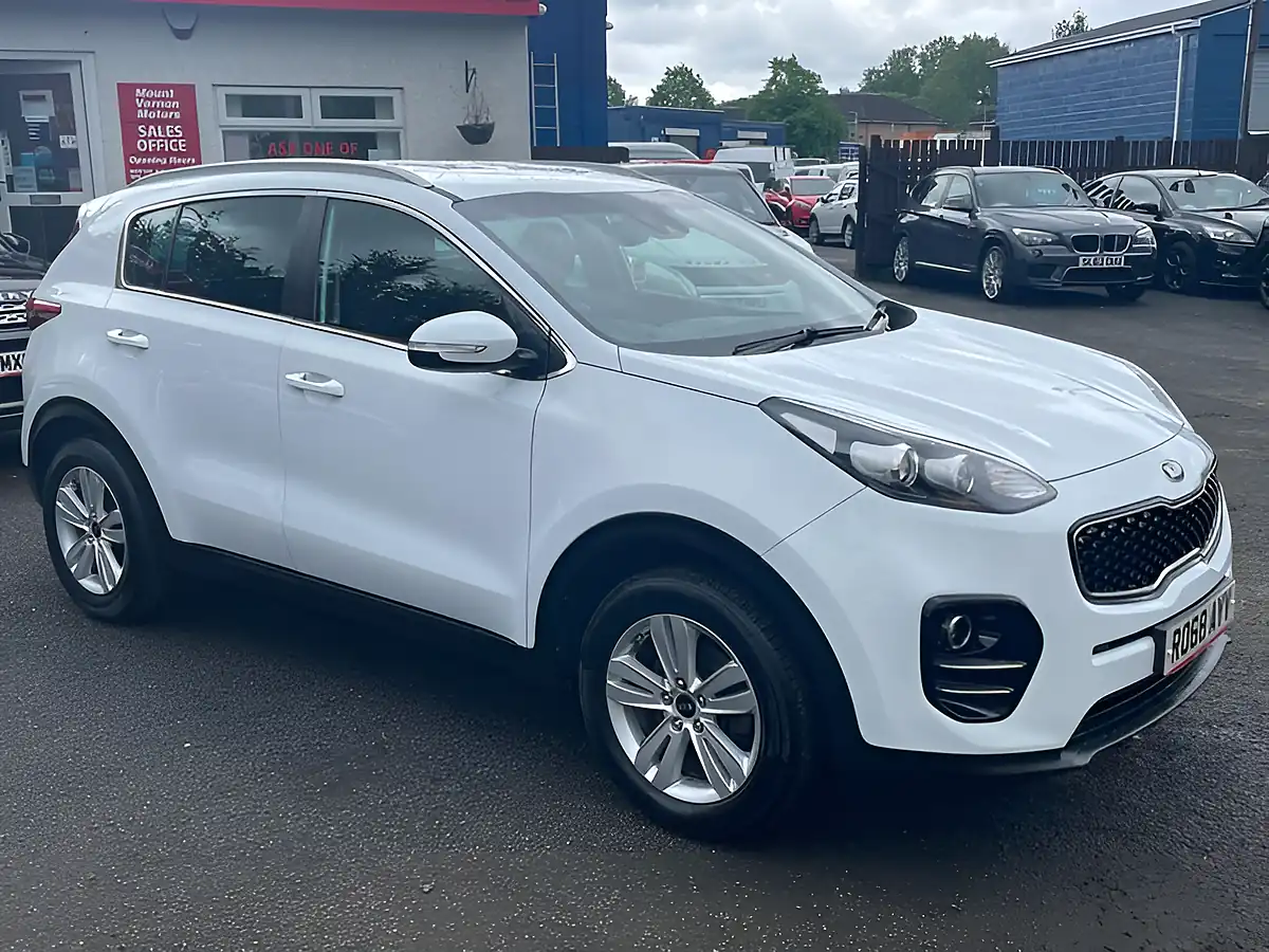 Used 2018 Kia Sportage 2 White - Interior and Exterior details 10