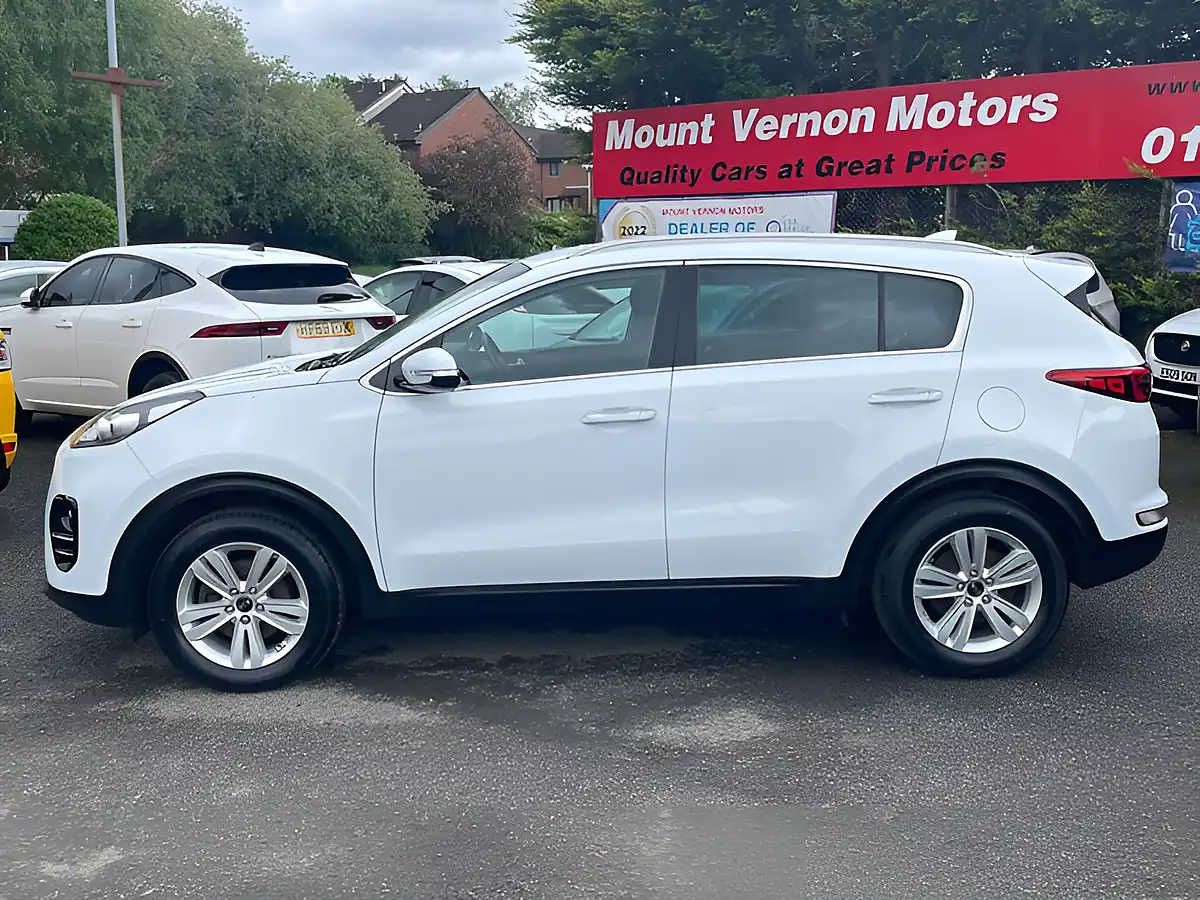 Used 2018 Kia Sportage 2 White - Interior and Exterior details 5