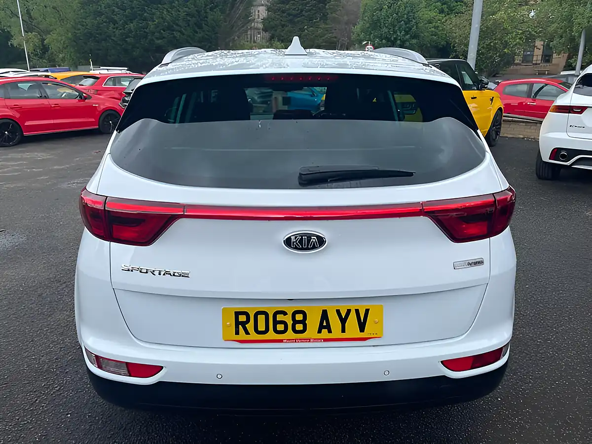 Used 2018 Kia Sportage 2 White - Interior and Exterior details 7