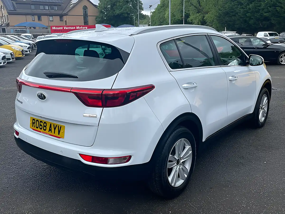 Used 2018 Kia Sportage 2 White - Interior and Exterior details 8