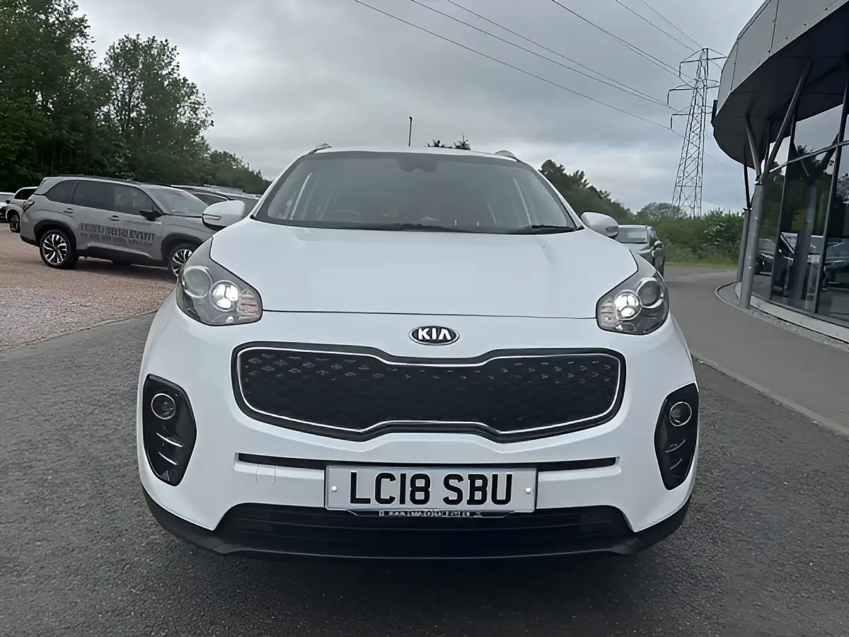 Used 2018 Kia Sportage 2 White - Interior and Exterior details 2
