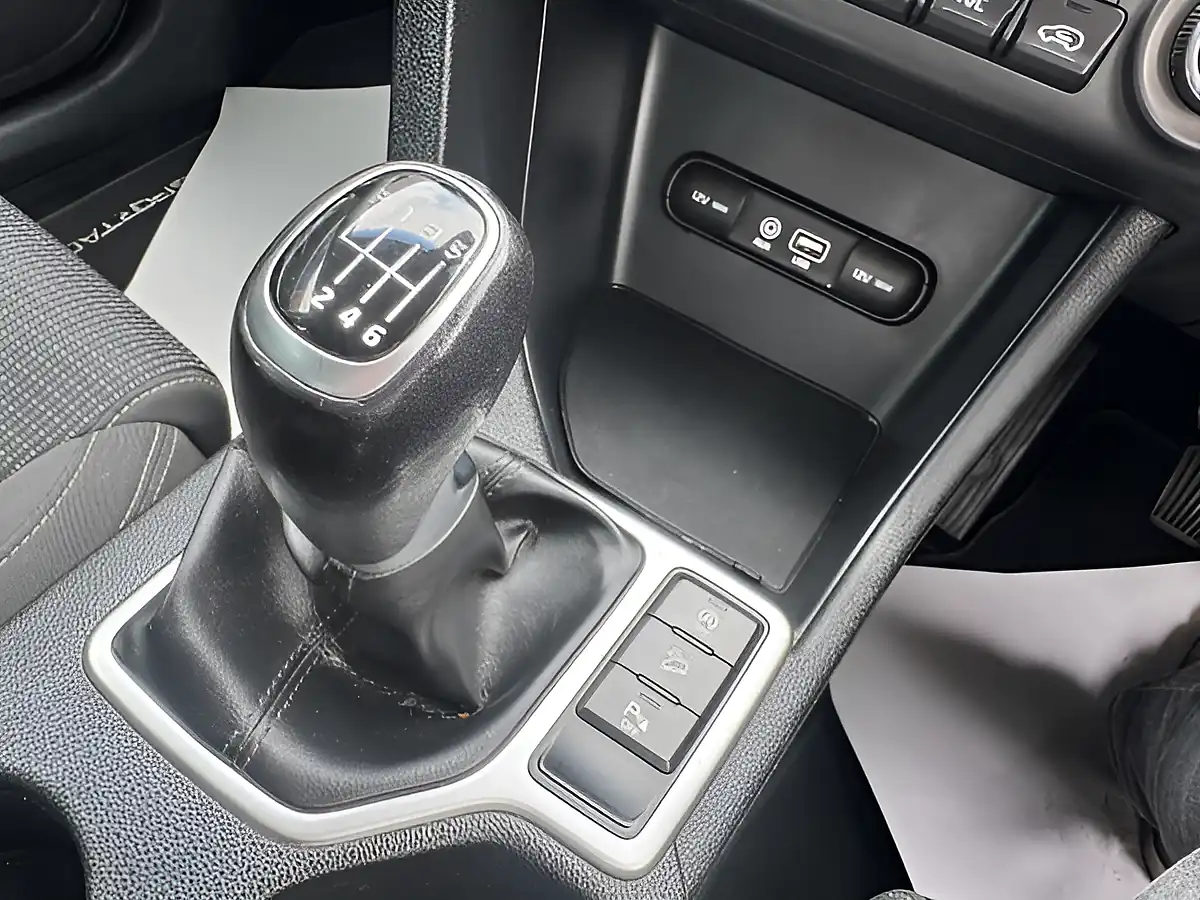 Used 2018 Kia Sportage 2 White - Interior and Exterior details 20