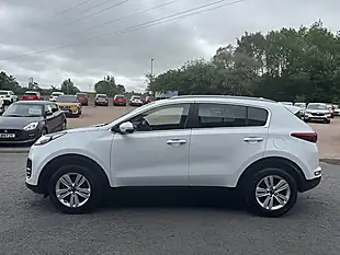 Used 2018 Kia Sportage 2 White - Interior and Exterior details 4