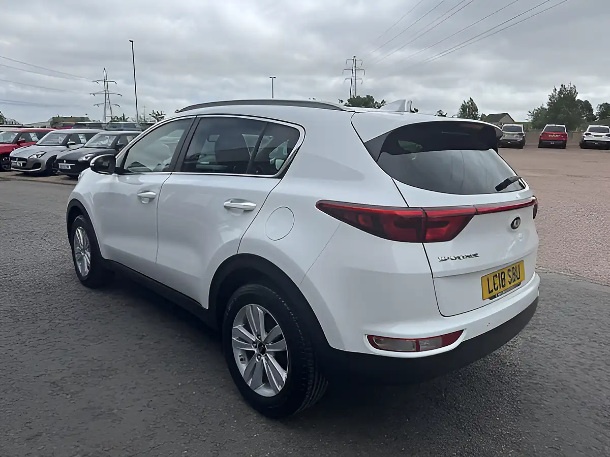 Used 2018 Kia Sportage 2 White - Interior and Exterior details 5