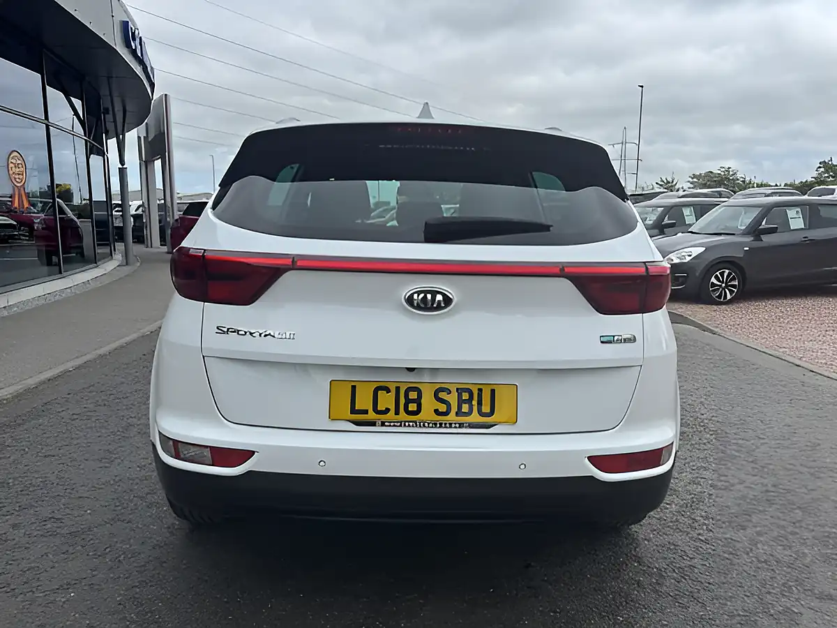 Used 2018 Kia Sportage 2 White - Interior and Exterior details 6