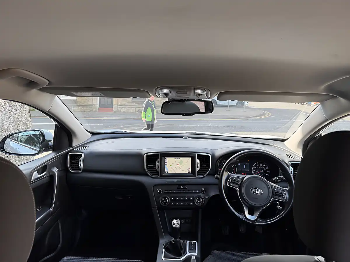 Used 2018 Kia Sportage 2 White - Interior and Exterior details 13