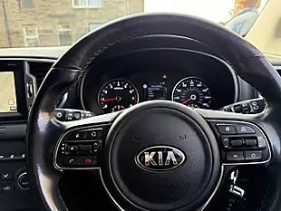 Used 2018 Kia Sportage 2 White - Interior and Exterior details 15