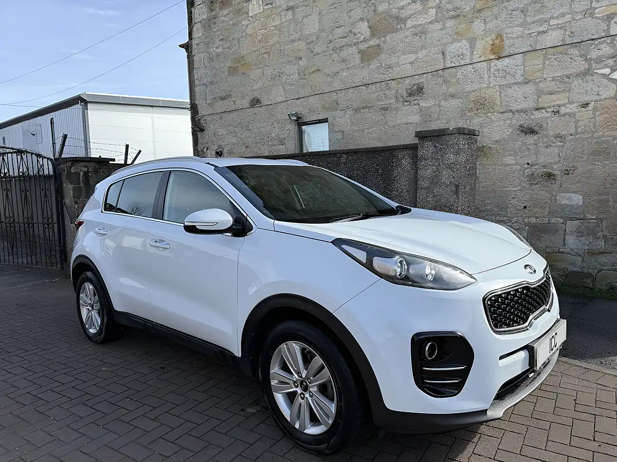 Used 2018 Kia Sportage 2 White - Interior and Exterior details 20