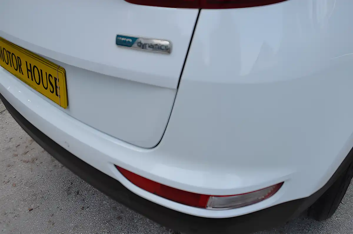 Used 2018 Kia Sportage 2 White - Interior and Exterior details 13