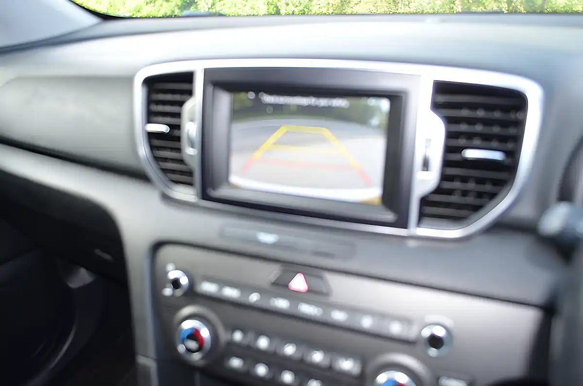 Used 2018 Kia Sportage 2 White - Interior and Exterior details 14