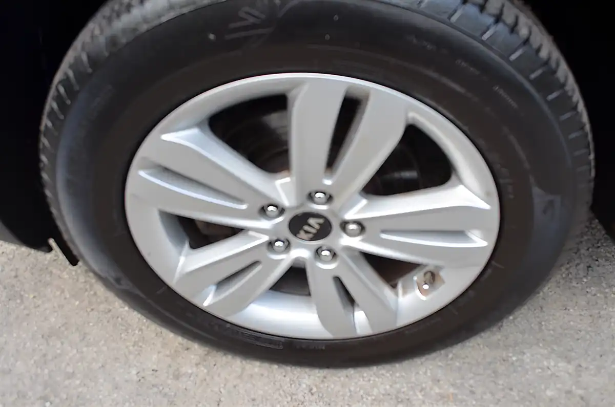 Used 2018 Kia Sportage 2 White - Interior and Exterior details 19
