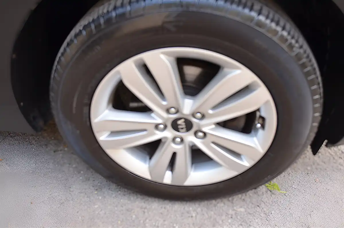 Used 2018 Kia Sportage 2 White - Interior and Exterior details 20