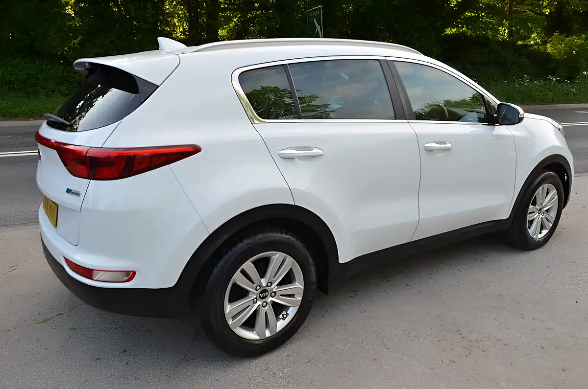 Used 2018 Kia Sportage 2 White - Interior and Exterior details 4