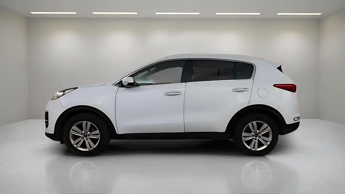 Used 2018 Kia Sportage 2 White - Interior and Exterior details 4