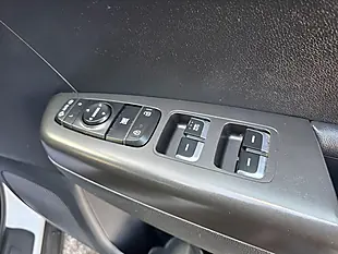Used 2018 Kia Sportage 2 White - Interior and Exterior details 20