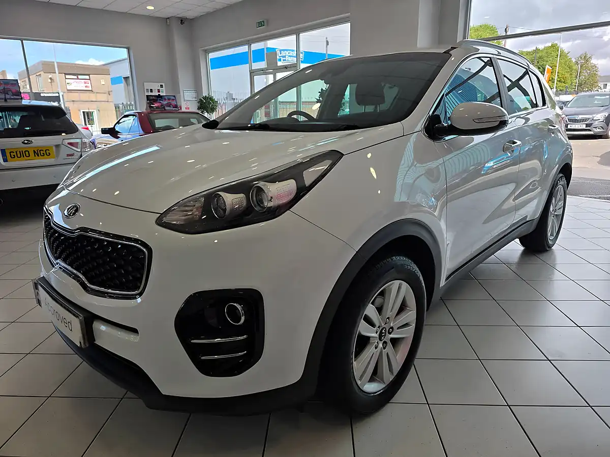 Used 2018 Kia Sportage 2 White - Interior and Exterior details 3